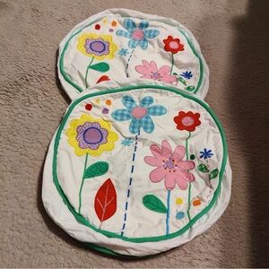 Land Of Nod Crate & Barrel Kids Round Pillowcase White Floral Cotton Embroidered